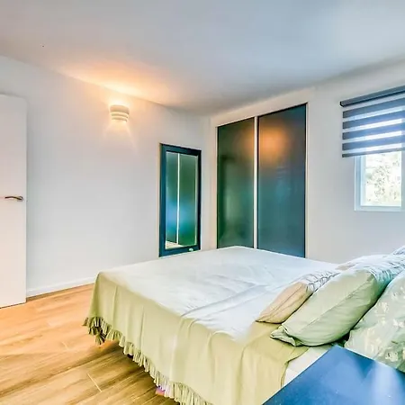 122-luxury Beachfront Apartment, Views And Pool *