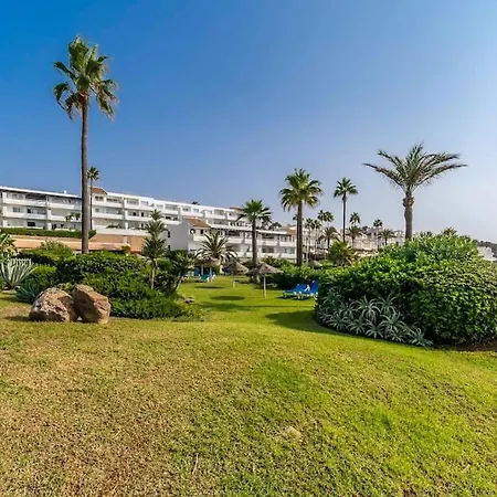 Apartment 122-luxury Beachfront Apartment, Views And Pool *