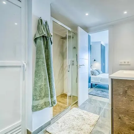 122-luxury Beachfront Apartment, Views And Pool Apartment