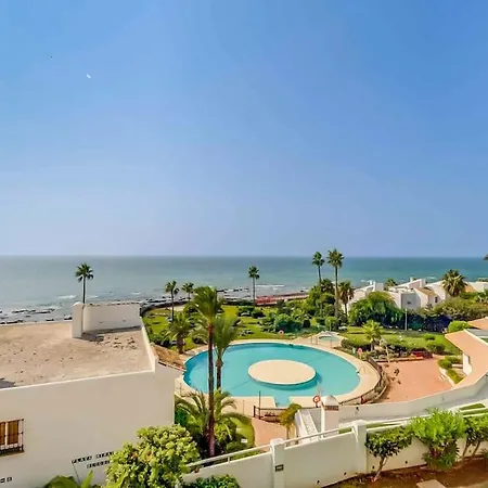 Apartment 122-luxury Beachfront Apartment, Views And Pool *