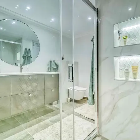 122-luxury Beachfront Apartment, Views And Pool Apartment Mijas