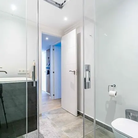122-luxury Beachfront Apartment, Views And Pool Apartment