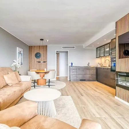 Apartment 122-luxury Beachfront Apartment, Views And Pool Mijas