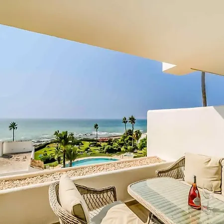 Apartment 122-luxury Beachfront Apartment, Views And Pool *
